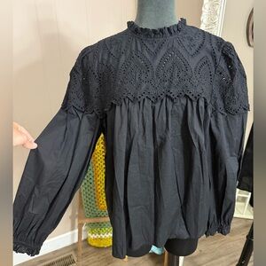 GAP • Eyelet Mockneck Shirt